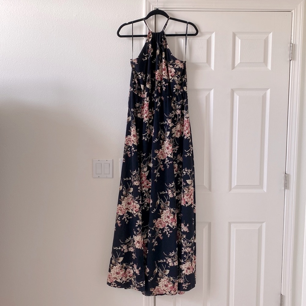 Women’s Lulu’s Halter Maxi dress with double sided slits.